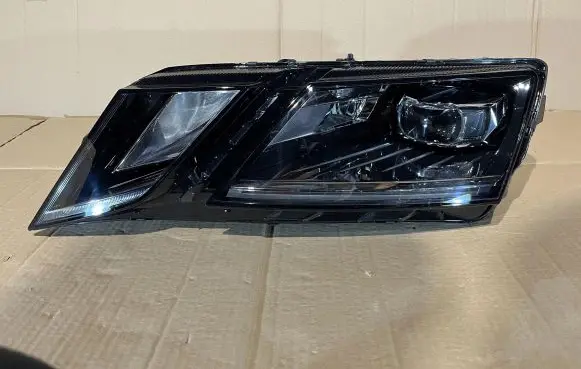 Skoda Octavia Mk3 (5E) Headlight/headlamp 5E1941015E