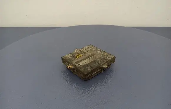 BMW 3 E46 Voltage converter/converter module 1307329074