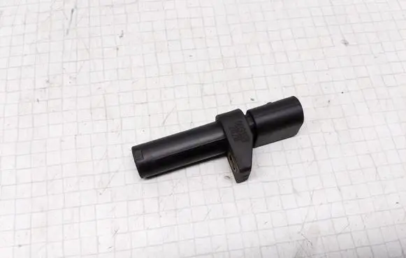 Mercedes-Benz E W211 Crankshaft position sensor 0031532828