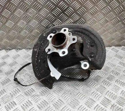 BMW 3 G20 G21 Front wheel hub 6877145