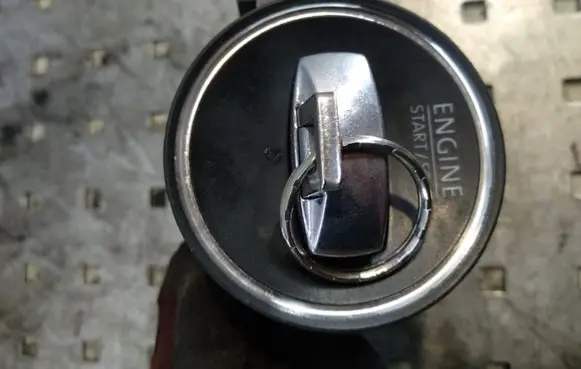 Volkswagen PASSAT B6 Ignition lock 3C0905843