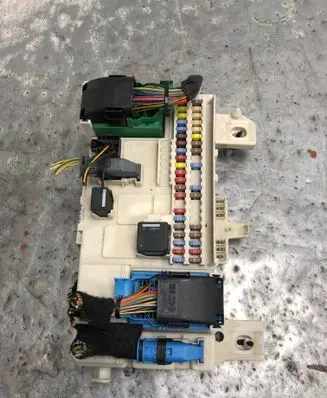 Volvo C30 Fuse box set 31327215BILI 31327215 31268178
