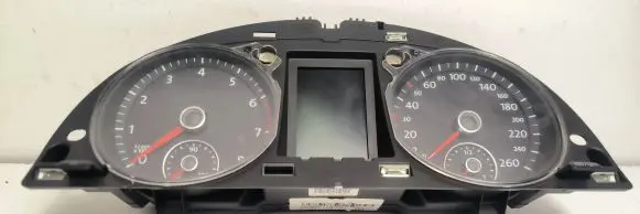 Volkswagen PASSAT B7 Speedometer (instrument cluster) 3AA920870