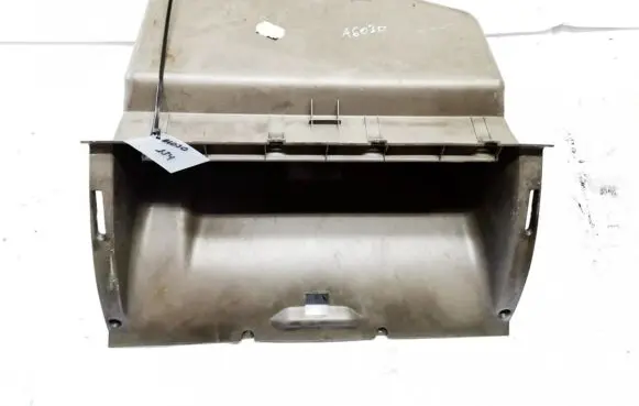 Citroen Xsara Picasso Glove box 963131777