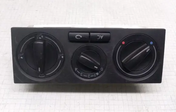 Volkswagen Golf IV Climate control unit 1J0820045F 90151121