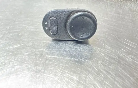 Opel Corsa D Wing mirror switch 09226861 0939LR