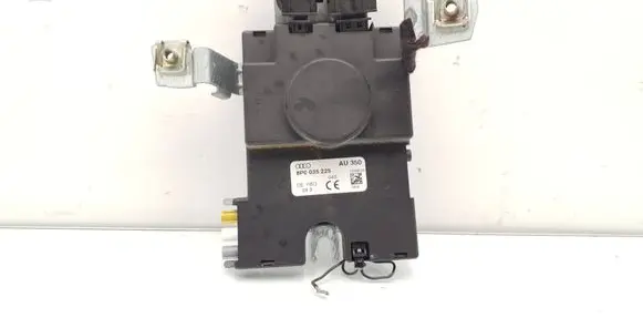 Audi A3 S3 8P Aerial antenna amplifier 8P0035225 12006100