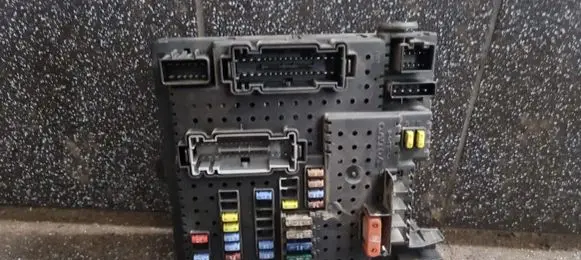 Volvo XC90 Fuse module 8676391