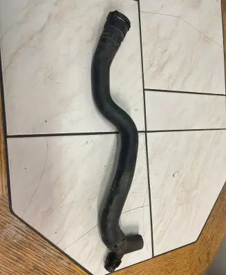 Audi A4 S4 B9 Engine coolant pipe/hose 8W0122101B