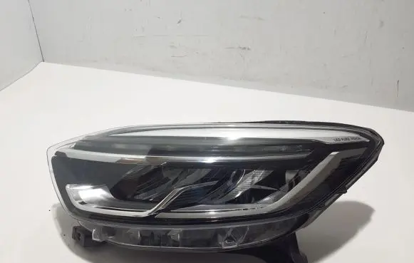 Renault Captur Headlight/headlamp 260606152R