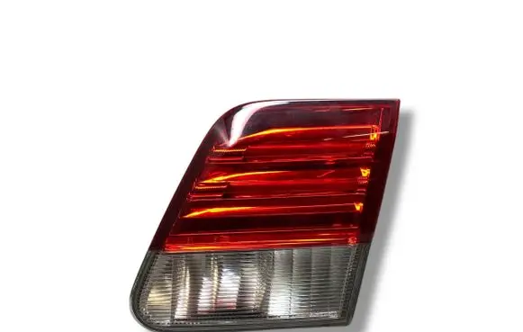 Toyota Avensis T270 Tailgate rear/tail lights