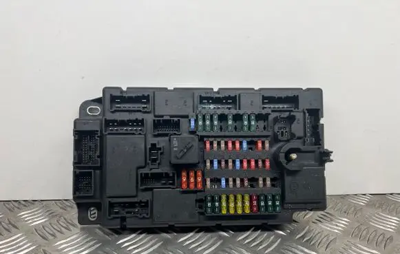 Mini One - Cooper R57 Fuse module 3456911 61353456911