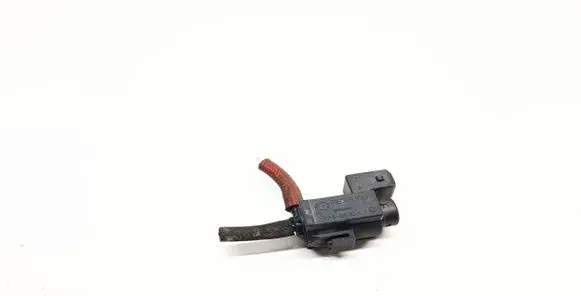 BMW 7 F01 F02 F03 F04 Vacuum valve 7810831 70231800