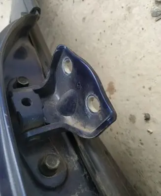 Hyundai Santa Fe Rear door lower hinge