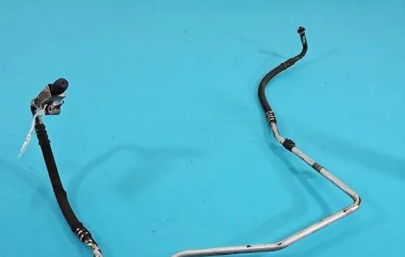Air conditioning (A/C) pipe/hose