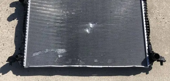 Audi Q7 4M Coolant radiator 4N0121251C HR200F6M1A06