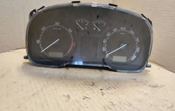 Skoda Octavia Mk1 (1U) Speedometer (instrument cluster) 1U0920810F 11008005807