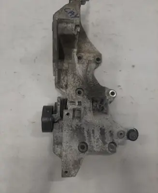 Volkswagen PASSAT B7 Generator/alternator bracket 03L903143