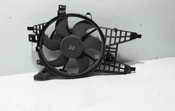 Renault Kangoo II Radiator cooling fan shroud 8200536235