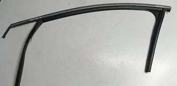 Volvo V40 Rear door glass trim molding 31278599