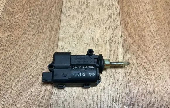 Opel Zafira A Central locking motor 13120789 805472