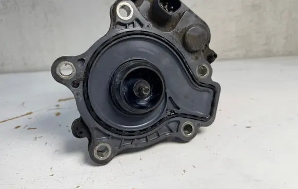 Toyota Prius (XW30) Water pump 