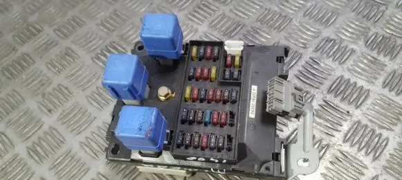 Nissan Almera Fuse box set 243501N000F 1N06J22