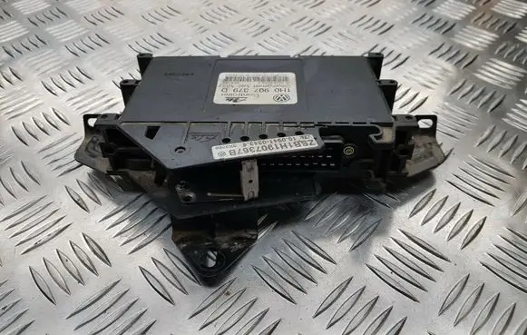 Volkswagen PASSAT B4 ABS control unit/module 1H0907379D