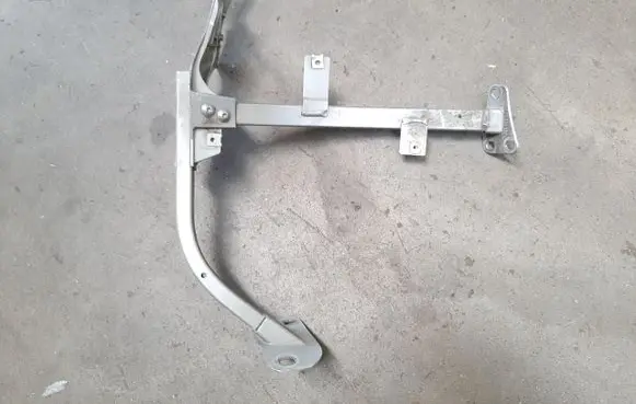 Audi A8 S8 D4 4H Fender mounting bracket 4H0821233