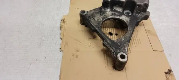 Nissan X-Trail T30 other engine part 31116
