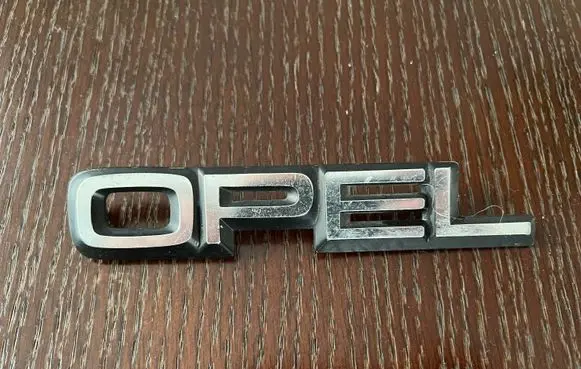 Opel Omega A Manufacturers badge/model letters 90046840 1251573