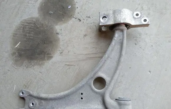 Volkswagen Tiguan Front lower control arm/wishbone