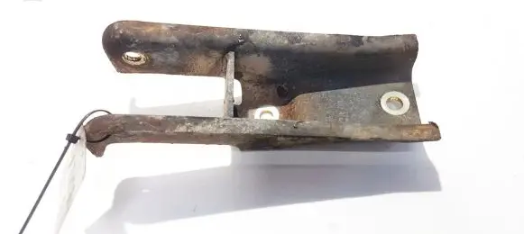 Volvo S40, V40 Engine mounting bracket 30611002