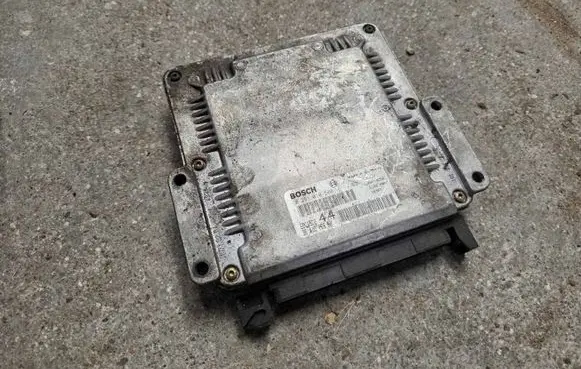Peugeot 206 Engine control unit/module 0281010500