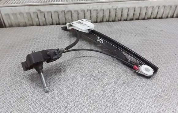 Rear door manual window regulator