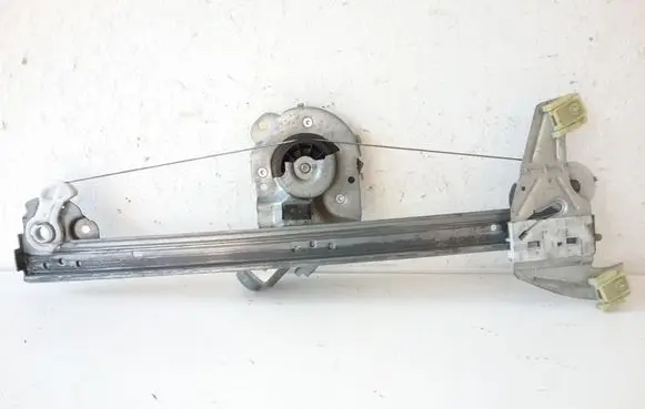 Toyota Aygo AB10 Front door window regulator with motor 118671LH 698200H020 400843B