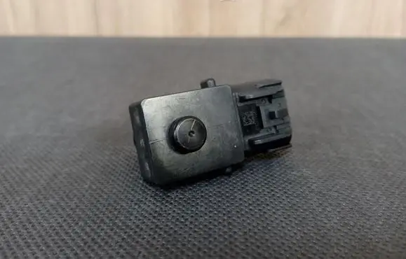 Volvo V40 Cross country Hydraulic servotronic pressure valve BB532C444AB