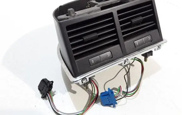 Volkswagen Phaeton Rear air vent grill 3D0819203C