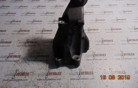 Mercedes-Benz E W212 Engine mounting bracket A6512233404