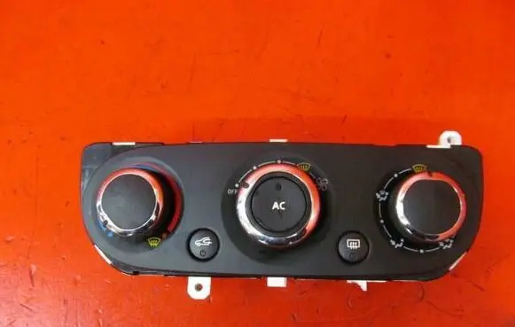 Renault Clio IV Climate control unit T1019676Z