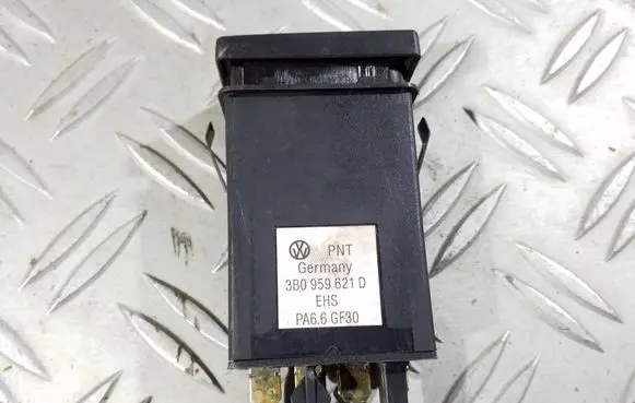 Volkswagen PASSAT B5.5 Windscreen/window heater switch 3B0959621D PA66GF30