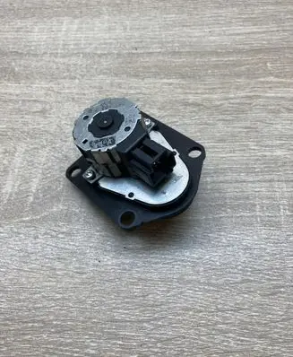 Peugeot 607 Air flap motor/actuator 657102JD