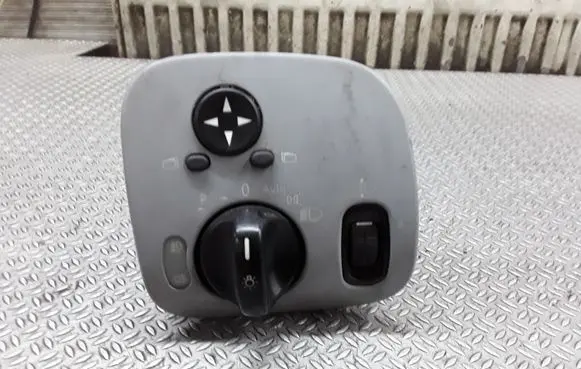 Mercedes-Benz C W203 Light switch A2035450604