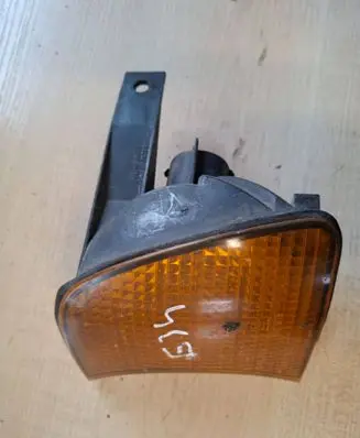 BMW 5 E34 Front indicator light 1384033