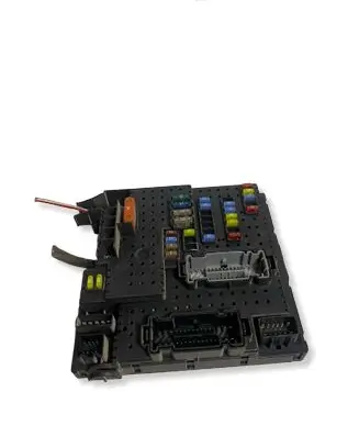 Volvo S60 Fuse module 8676391 12217799 05W082