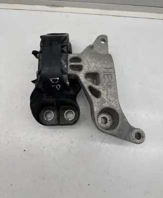 Engine mount bracket