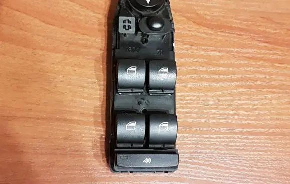 BMW 5 E60 E61 Electric window control switch 9122110 1129