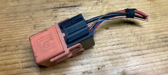 BMW 7 E65 E66 Other relay 12631742690