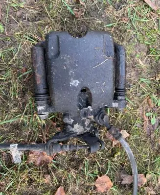 Opel Insignia A Rear brake caliper