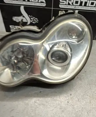 Mercedes-Benz C W203 Headlight/headlamp 2038203761